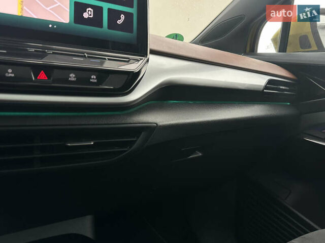 Желтый Фольксваген ID.4, объемом двигателя 0 л и пробегом 147 тыс. км за 24999 $, фото 43 на Automoto.ua