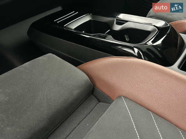 Желтый Фольксваген ID.4, объемом двигателя 0 л и пробегом 147 тыс. км за 24999 $, фото 36 на Automoto.ua