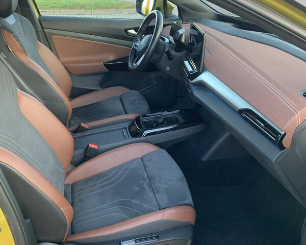 Желтый Фольксваген ID.4, объемом двигателя 0 л и пробегом 63 тыс. км за 32000 $, фото 6 на Automoto.ua