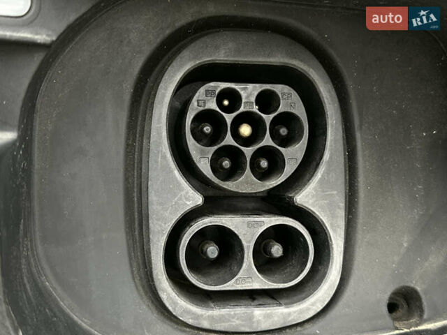 Желтый Фольксваген ID.4, объемом двигателя 0 л и пробегом 147 тыс. км за 24999 $, фото 121 на Automoto.ua