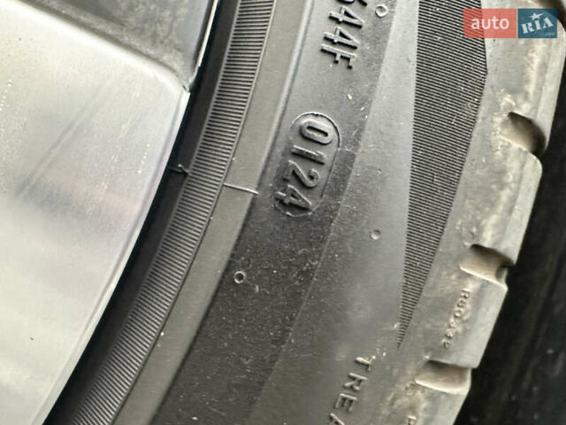 Желтый Фольксваген ID.4, объемом двигателя 0 л и пробегом 147 тыс. км за 24999 $, фото 129 на Automoto.ua