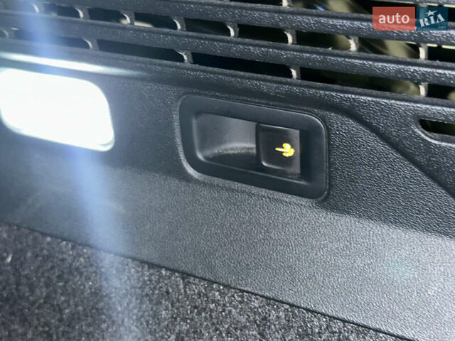 Желтый Фольксваген ID.4, объемом двигателя 0 л и пробегом 147 тыс. км за 24999 $, фото 124 на Automoto.ua