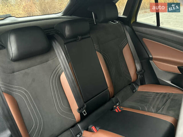 Желтый Фольксваген ID.4, объемом двигателя 0 л и пробегом 147 тыс. км за 24999 $, фото 93 на Automoto.ua