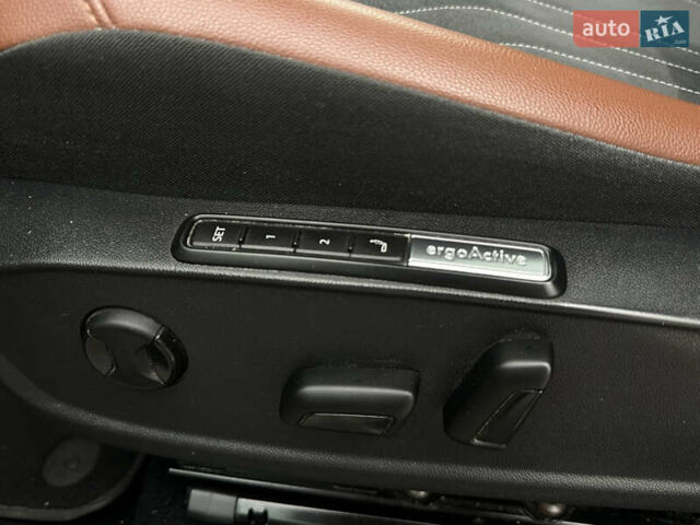 Желтый Фольксваген ID.4, объемом двигателя 0 л и пробегом 147 тыс. км за 24999 $, фото 34 на Automoto.ua