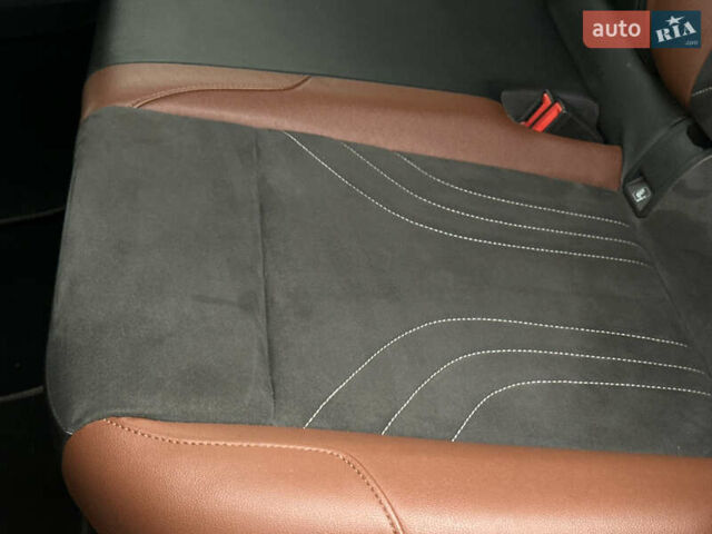 Желтый Фольксваген ID.4, объемом двигателя 0 л и пробегом 147 тыс. км за 24999 $, фото 94 на Automoto.ua