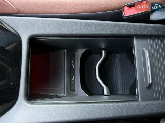 Серый Фольксваген ID.4, объемом двигателя 0 л и пробегом 71 тыс. км за 25119 $, фото 27 на Automoto.ua