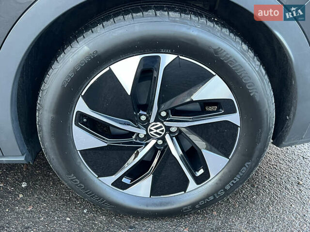 Серый Фольксваген ID.4, объемом двигателя 0 л и пробегом 127 тыс. км за 24599 $, фото 35 на Automoto.ua