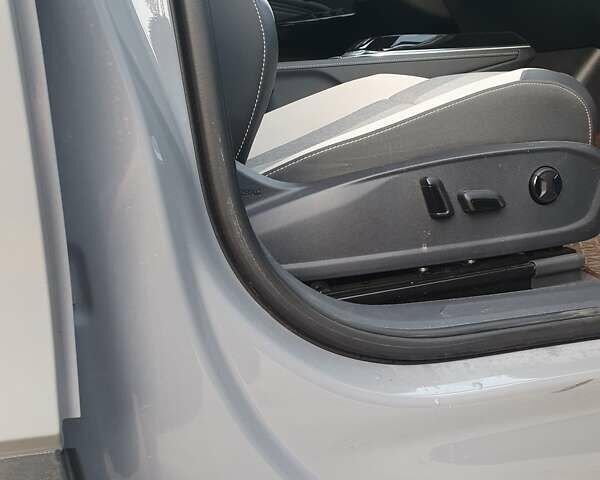 Серый Фольксваген ID.4, объемом двигателя 0 л и пробегом 53 тыс. км за 21800 $, фото 4 на Automoto.ua