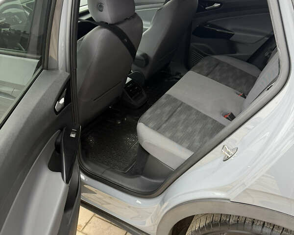 Сірий Фольксваген ID.4, об'ємом двигуна 0 л та пробігом 120 тис. км за 22000 $, фото 8 на Automoto.ua