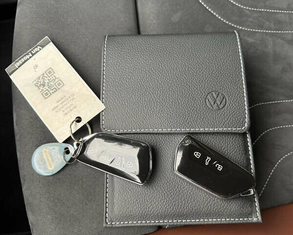 Серый Фольксваген ID.4, объемом двигателя 0 л и пробегом 136 тыс. км за 21000 $, фото 102 на Automoto.ua