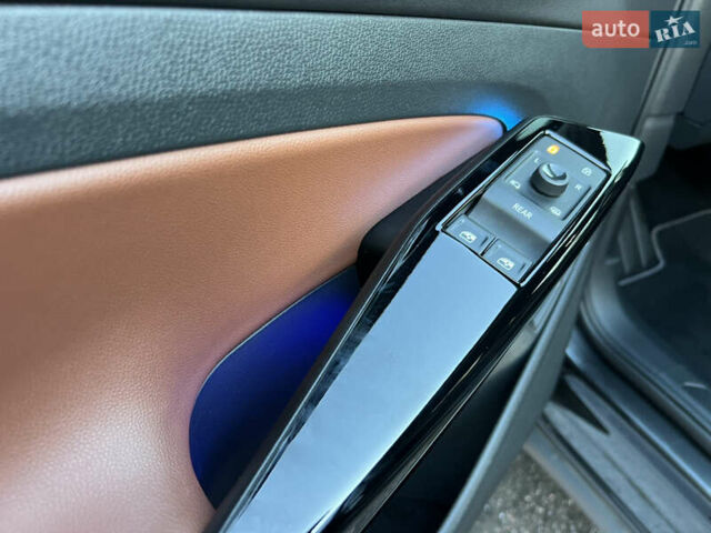 Серый Фольксваген ID.4, объемом двигателя 0 л и пробегом 127 тыс. км за 24599 $, фото 75 на Automoto.ua