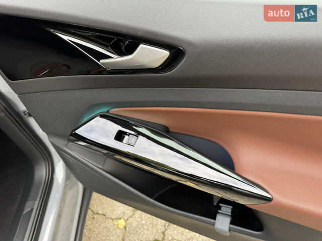 Серый Фольксваген ID.4, объемом двигателя 0 л и пробегом 136 тыс. км за 21000 $, фото 86 на Automoto.ua