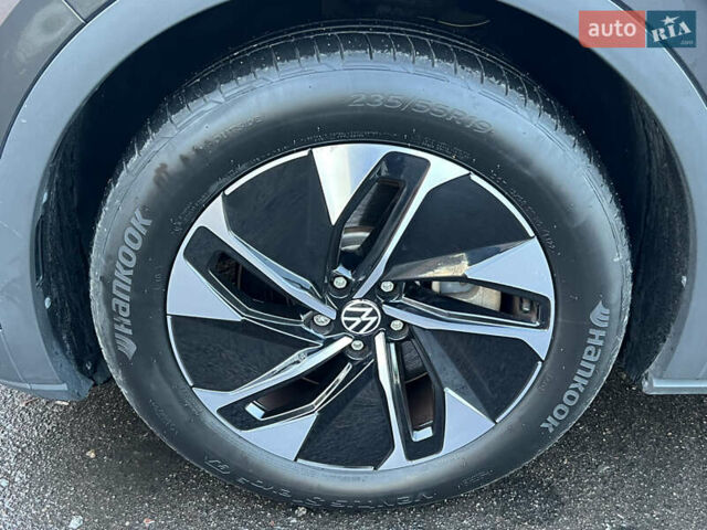 Серый Фольксваген ID.4, объемом двигателя 0 л и пробегом 127 тыс. км за 24599 $, фото 36 на Automoto.ua