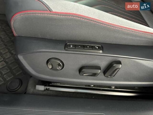 Сірий Фольксваген ID.4, об'ємом двигуна 0 л та пробігом 65 тис. км за 27500 $, фото 14 на Automoto.ua