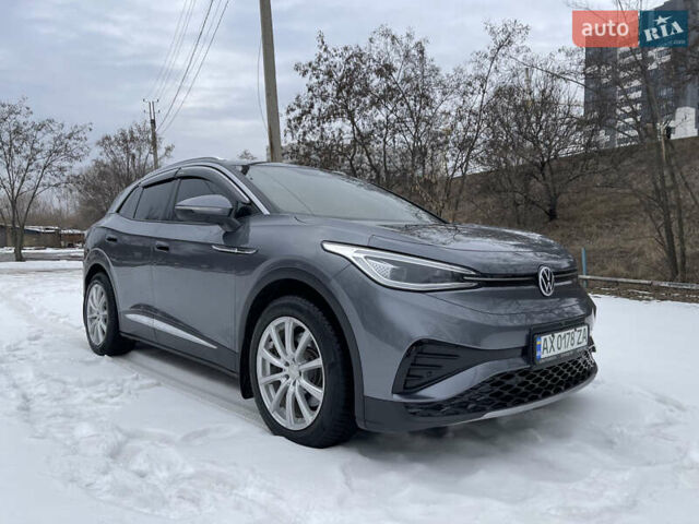 Серый Фольксваген ID.4, объемом двигателя 0 л и пробегом 33 тыс. км за 25300 $, фото 2 на Automoto.ua