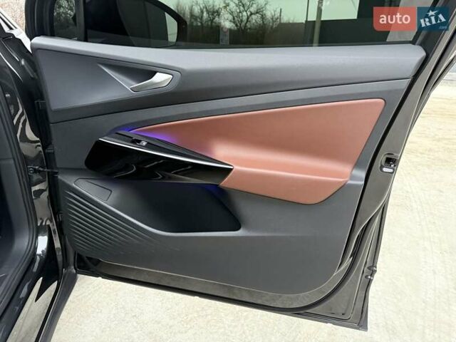 Серый Фольксваген ID.4, объемом двигателя 0 л и пробегом 122 тыс. км за 23200 $, фото 26 на Automoto.ua