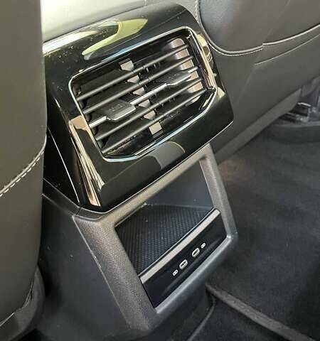 Сірий Фольксваген ID.4, об'ємом двигуна 0 л та пробігом 53 тис. км за 28000 $, фото 13 на Automoto.ua