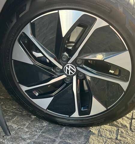 Сірий Фольксваген ID.4, об'ємом двигуна 0 л та пробігом 53 тис. км за 28000 $, фото 32 на Automoto.ua