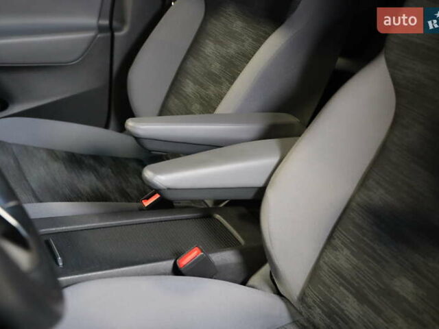 Серый Фольксваген ID.4, объемом двигателя 0 л и пробегом 34 тыс. км за 21300 $, фото 23 на Automoto.ua