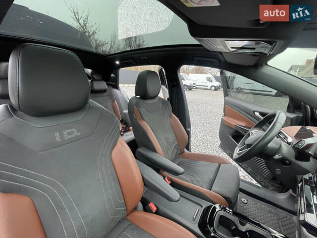 Серый Фольксваген ID.4, объемом двигателя 0 л и пробегом 128 тыс. км за 25995 $, фото 12 на Automoto.ua