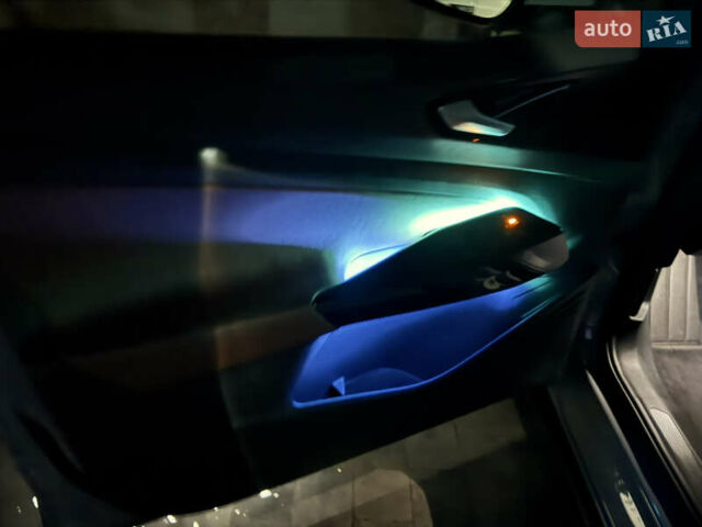 Серый Фольксваген ID.4, объемом двигателя 0 л и пробегом 136 тыс. км за 21000 $, фото 68 на Automoto.ua