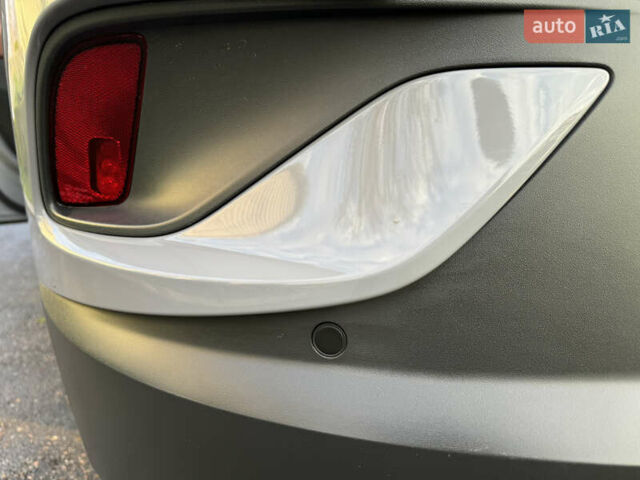 Сірий Фольксваген ID.4, об'ємом двигуна 0 л та пробігом 136 тис. км за 22900 $, фото 45 на Automoto.ua