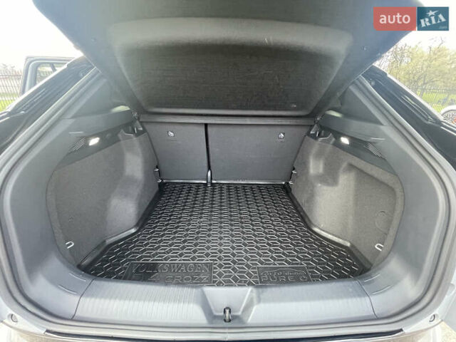 Сірий Фольксваген ID.4, об'ємом двигуна 0 л та пробігом 62 тис. км за 24999 $, фото 20 на Automoto.ua