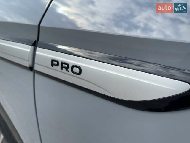 Сірий Фольксваген ID.4, об'ємом двигуна 0 л та пробігом 62 тис. км за 24999 $, фото 15 на Automoto.ua