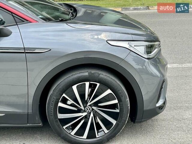 Серый Фольксваген ID.4, объемом двигателя 0 л и пробегом 77 тыс. км за 23000 $, фото 2 на Automoto.ua