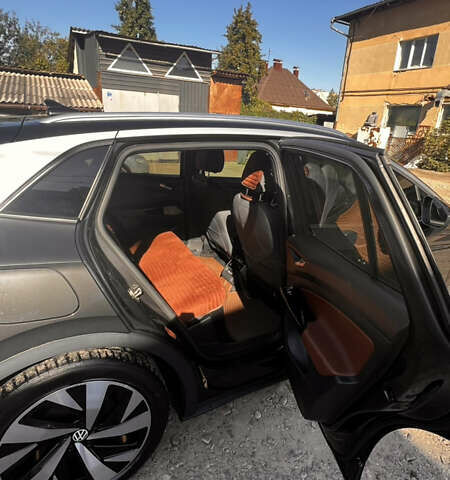 Серый Фольксваген ID.4, объемом двигателя 0 л и пробегом 44 тыс. км за 28000 $, фото 22 на Automoto.ua