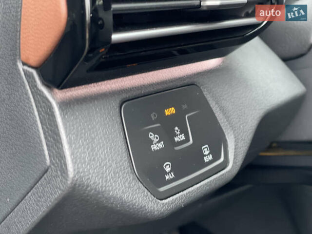 Серый Фольксваген ID.4, объемом двигателя 0 л и пробегом 104 тыс. км за 22600 $, фото 32 на Automoto.ua