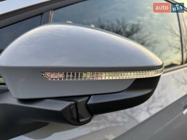 Сірий Фольксваген ID.4, об'ємом двигуна 0 л та пробігом 136 тис. км за 22900 $, фото 71 на Automoto.ua