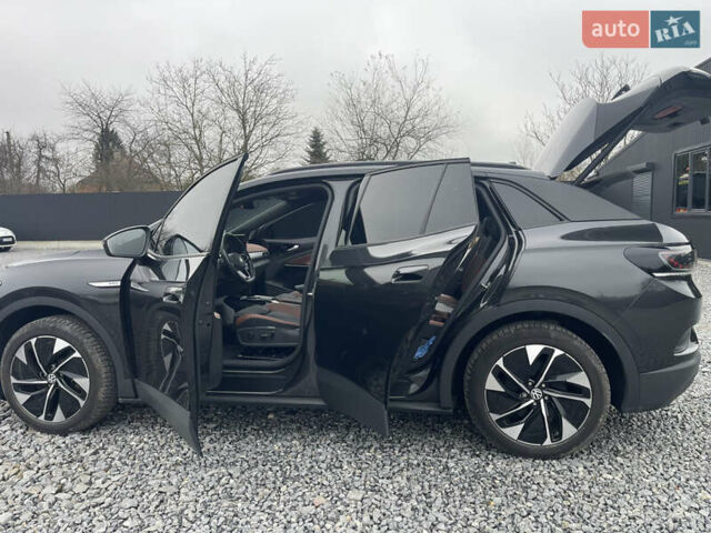 Серый Фольксваген ID.4, объемом двигателя 0 л и пробегом 128 тыс. км за 25995 $, фото 22 на Automoto.ua