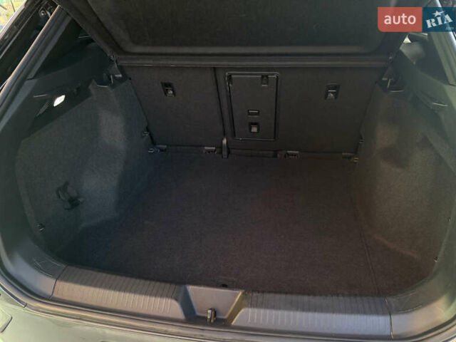 Серый Фольксваген ID.4, объемом двигателя 0 л и пробегом 180 тыс. км за 21300 $, фото 24 на Automoto.ua