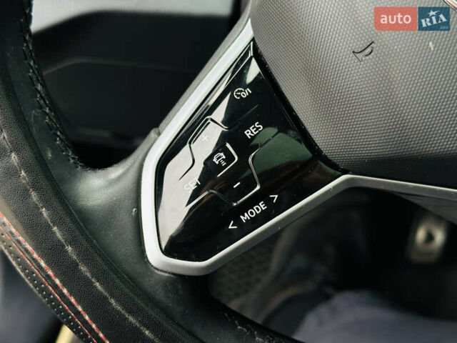 Серый Фольксваген ID.4, объемом двигателя 0 л и пробегом 74 тыс. км за 28000 $, фото 30 на Automoto.ua