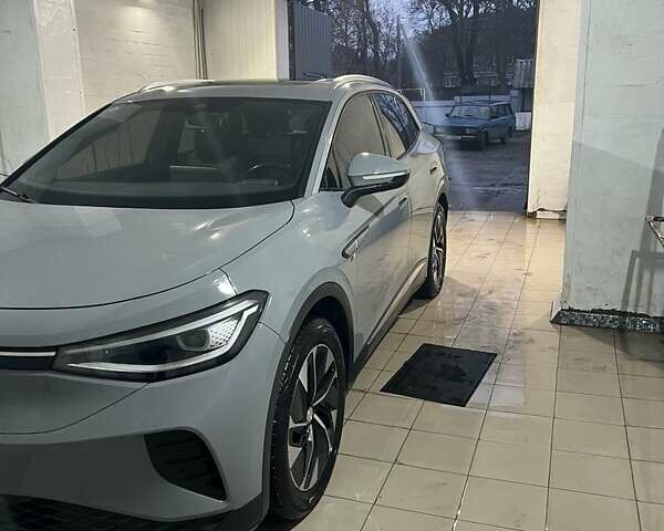 Серый Фольксваген ID.4, объемом двигателя 0 л и пробегом 70 тыс. км за 24000 $, фото 1 на Automoto.ua