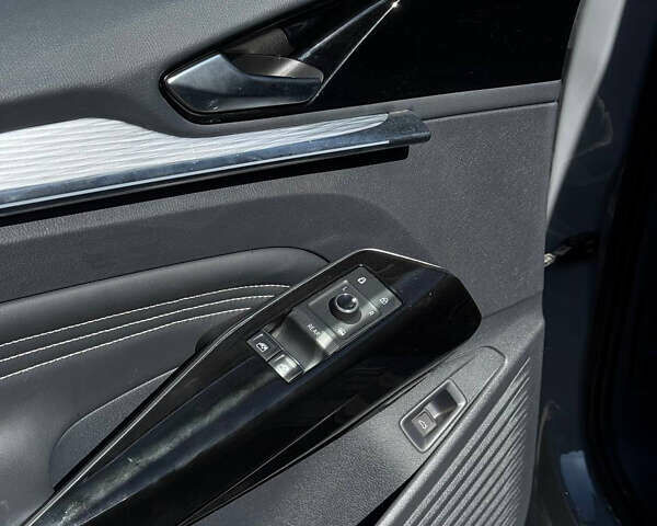 Серый Фольксваген ID.4, объемом двигателя 0 л и пробегом 29 тыс. км за 23600 $, фото 6 на Automoto.ua