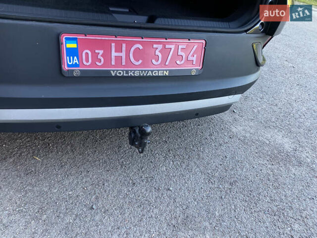 Серый Фольксваген ID.4, объемом двигателя 0 л и пробегом 31 тыс. км за 25800 $, фото 47 на Automoto.ua