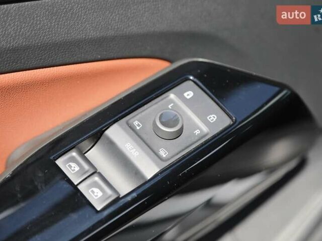 Серый Фольксваген ID.4, объемом двигателя 0 л и пробегом 71 тыс. км за 26000 $, фото 18 на Automoto.ua