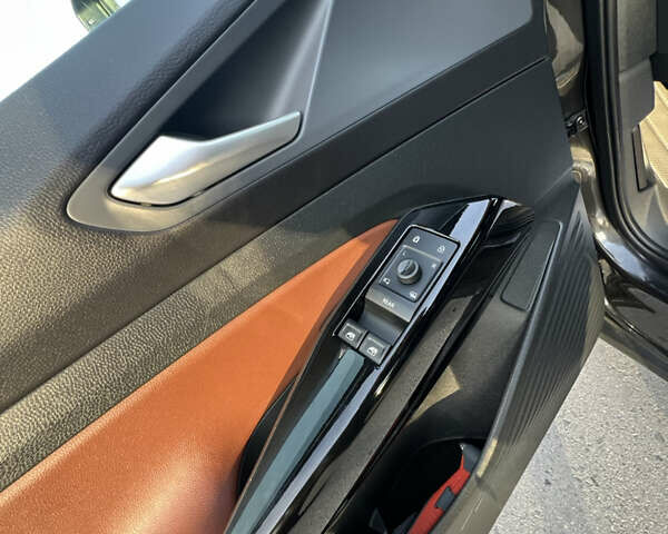 Сірий Фольксваген ID.4, об'ємом двигуна 0 л та пробігом 104 тис. км за 21700 $, фото 8 на Automoto.ua