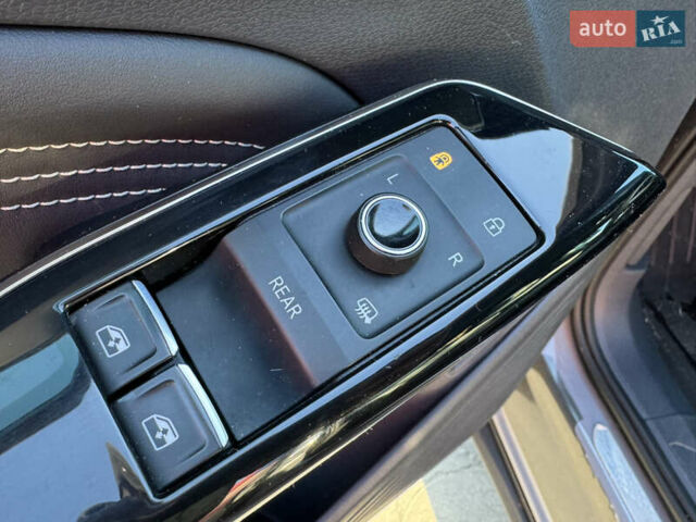 Серый Фольксваген ID.4, объемом двигателя 0 л и пробегом 37 тыс. км за 22000 $, фото 27 на Automoto.ua