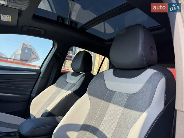 Серый Фольксваген ID.4, объемом двигателя 0 л и пробегом 37 тыс. км за 22000 $, фото 26 на Automoto.ua