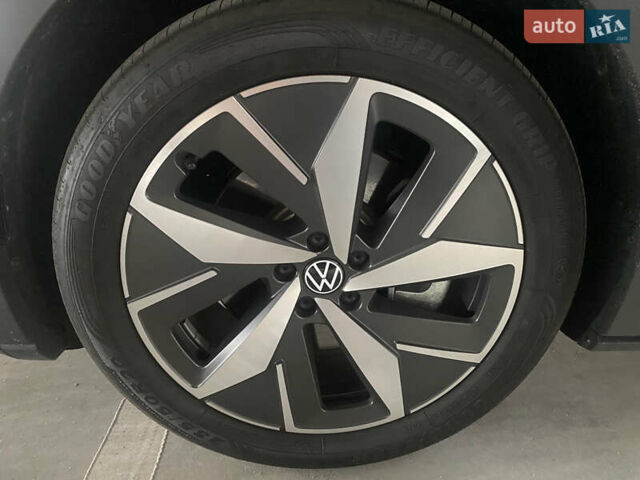 Серый Фольксваген ID.4, объемом двигателя 0 л и пробегом 6 тыс. км за 25200 $, фото 13 на Automoto.ua