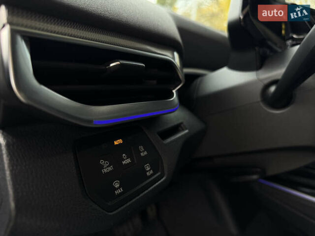 Серый Фольксваген ID.4, объемом двигателя 0 л и пробегом 88 тыс. км за 24300 $, фото 10 на Automoto.ua