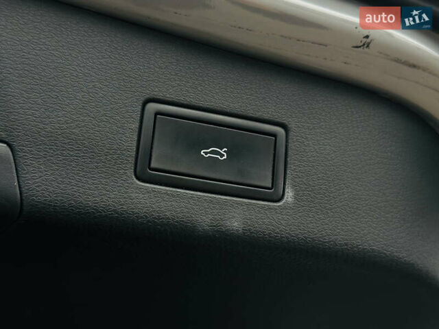 Серый Фольксваген ID.4, объемом двигателя 0 л и пробегом 74 тыс. км за 28000 $, фото 12 на Automoto.ua