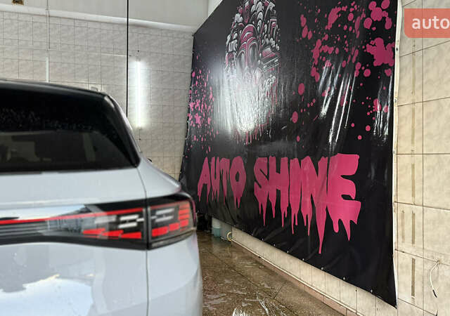 Серый Фольксваген ID.4, объемом двигателя 0 л и пробегом 69 тыс. км за 23500 $, фото 5 на Automoto.ua