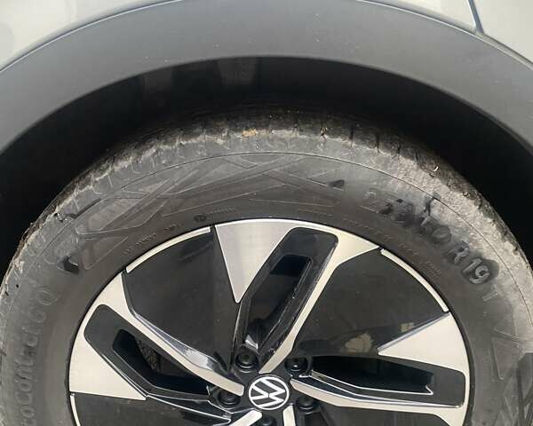 Сірий Фольксваген ID.4, об'ємом двигуна 0 л та пробігом 178 тис. км за 19299 $, фото 12 на Automoto.ua