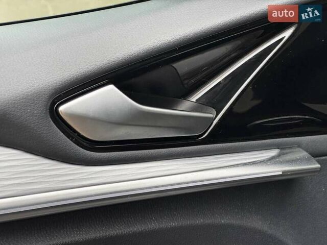 Сірий Фольксваген ID.4, об'ємом двигуна 0 л та пробігом 66 тис. км за 22800 $, фото 16 на Automoto.ua