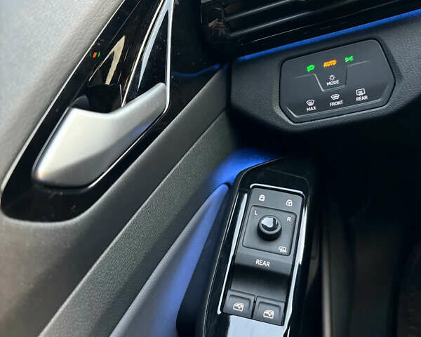 Серый Фольксваген ID.4, объемом двигателя 0 л и пробегом 27 тыс. км за 21500 $, фото 9 на Automoto.ua