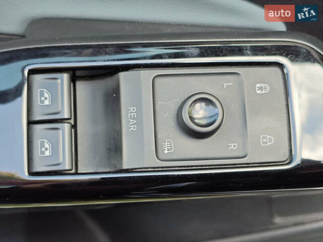 Серый Фольксваген ID.4, объемом двигателя 0 л и пробегом 64 тыс. км за 24000 $, фото 32 на Automoto.ua